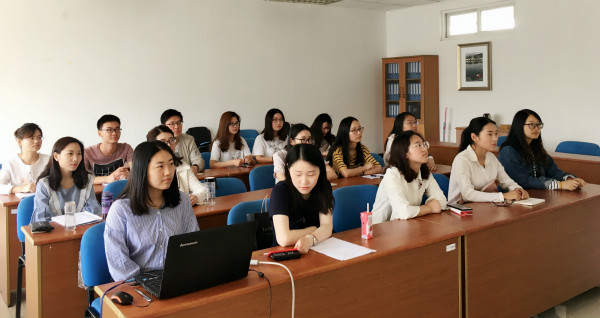 91娱乐官网
组织研究生观看“纪念马克思诞辰200周年大会”直播